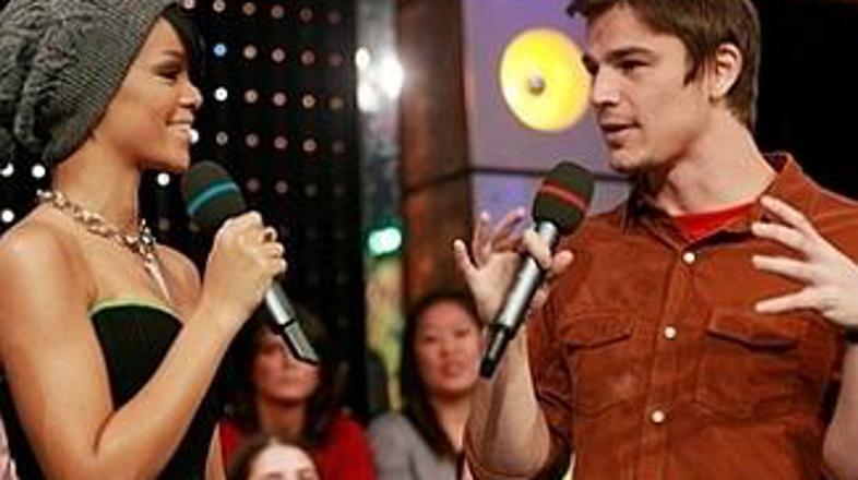 Seksi pevka in čedni igralec sta bila 9. oktobra gosta studia TRL.