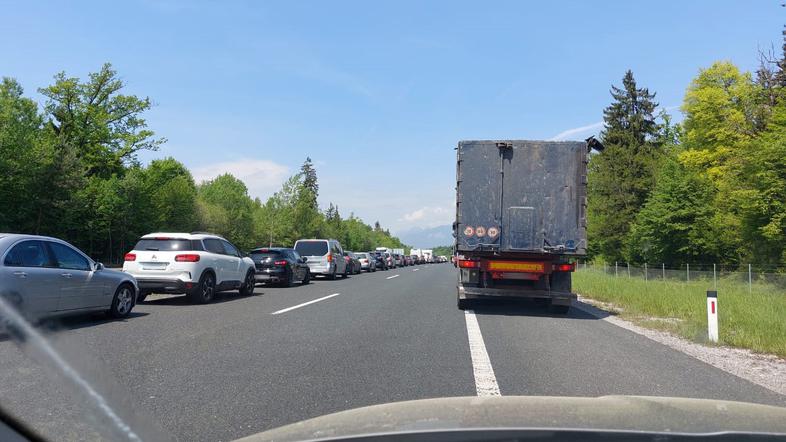 Gorenjska avtocesta, nesreča, zastoj