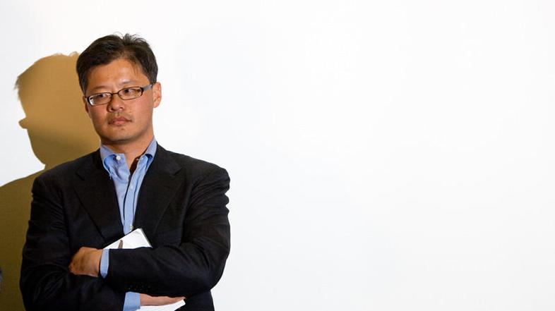 Soustanovitelj Yahooja Jerry Yang je dejal, da so pripravljeni na obnovitev poga