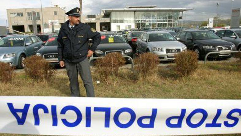 Bomba naj bi bila podstavljena direktorju družbe Danijelu Praštalu, znanemu iz a