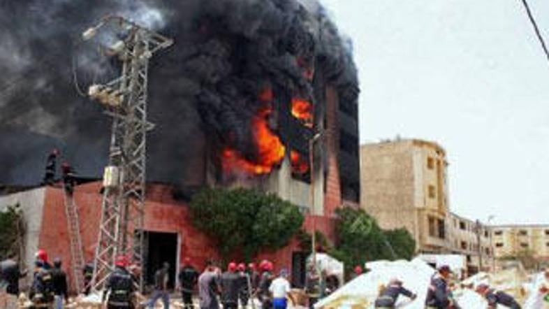 Maroška policija je po požaru pridržala lastnika in menedžerja tovarne.