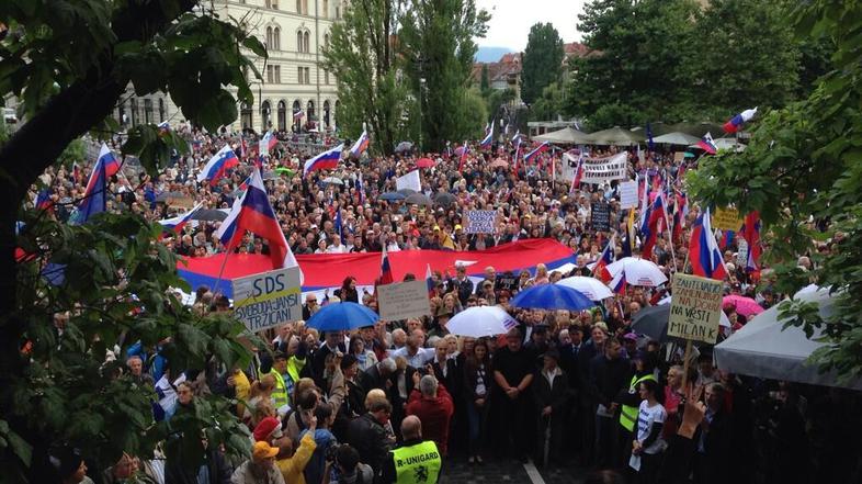 Shod v podporo Janši