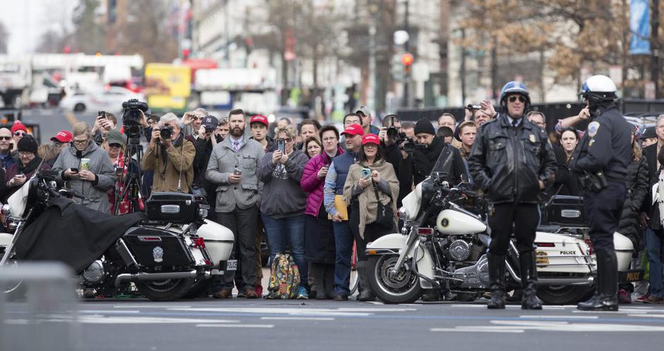 Donald Trump maske | Avtor: EPA