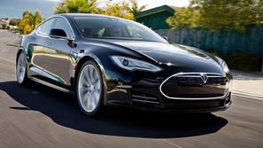 Tesla S