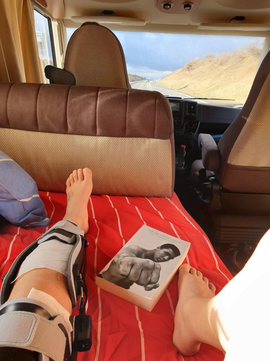 Ilka Štuhec noga | Avtor: Reševalni pas/Twitter