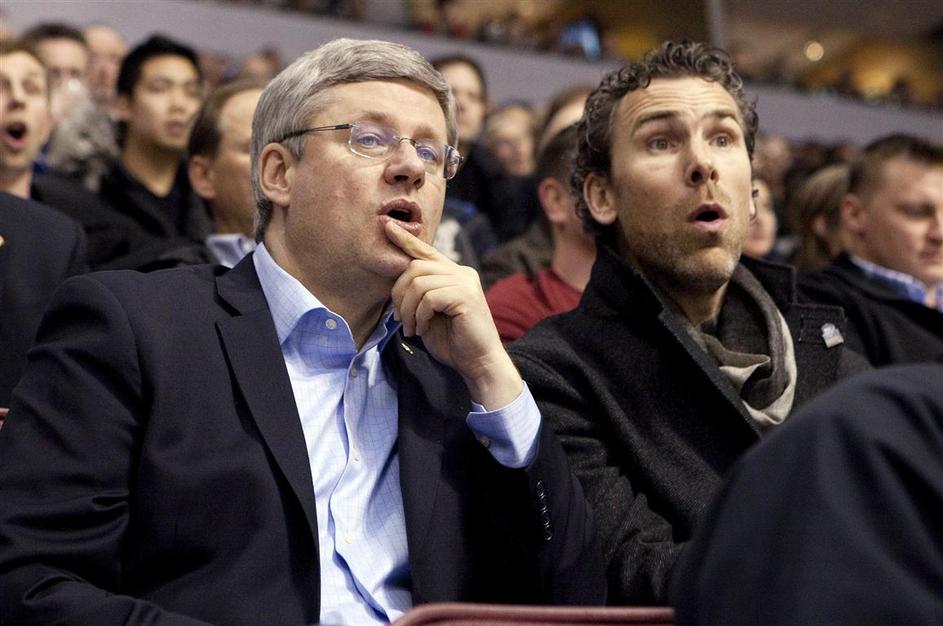 Kanadski premier Stephen Harper je zmago Canucskov s 4:2 nad Wildi videl v družb