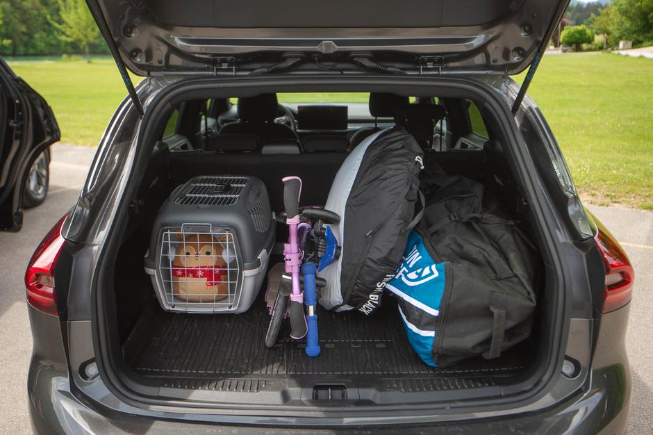 Ford družinski avto primerjava nalaganje prtljage | Avtor: Anže Petkovšek