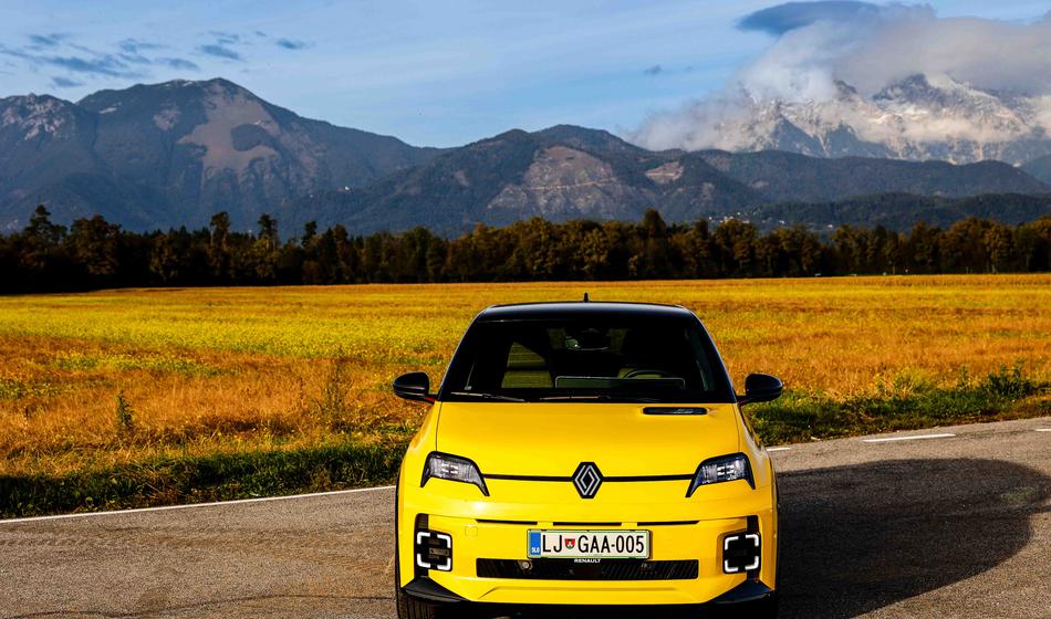 Renault 5 zmagal v izboru Slovenski avto leta 2026