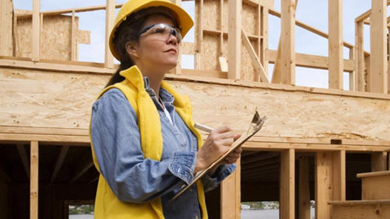 Čeprav naj bi kriza prizadela predvsem moške poklice, se lahko zgodi, da bodo na