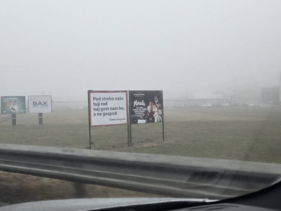 skrivnostni plakat z Gregorčičevim verzom | Avtor: Žurnal24 