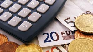 Zivljenje 31.08.11, kredit, denar, kalkulator, kovanci, foto: shutterstock