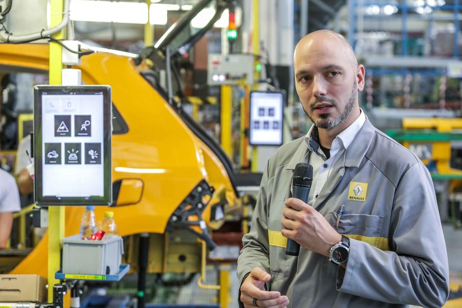 Revoz | Avtor: Saša Despot