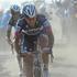 Fabien Cancellara poganja kot nor po kockicah na etapi med Wanzejem in Arenberg-