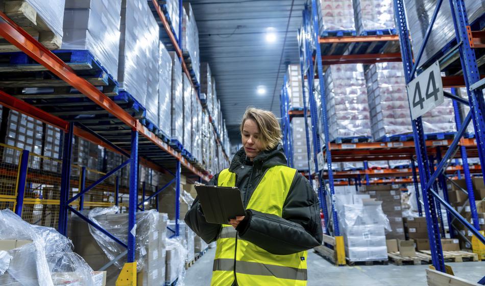 Odpustili so jo, ker je v službo prihajala prezgodaj