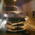 Prometna nesreča v predoru Učka, na vozišče je padel del ventilacijskega sistema