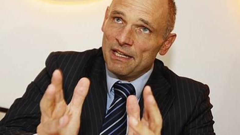 Poslanec skrajno desne Švicarske ljudske stranke (SVP) Alfred Heer. (Foto: Reute