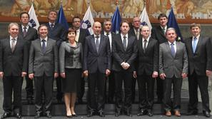 nova vlada 10-02-2012