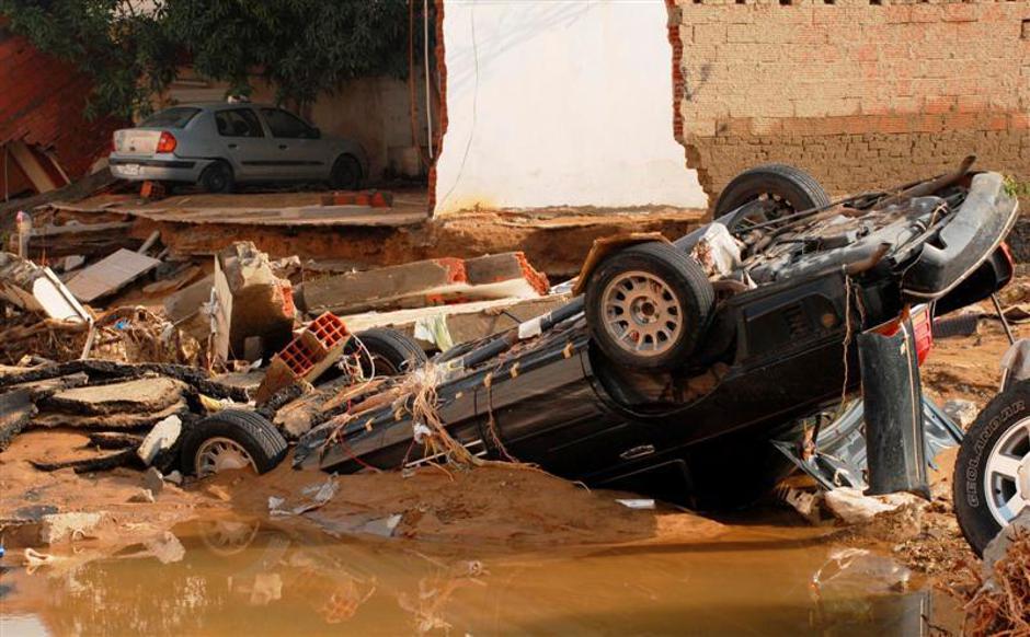 V poplavah uničeni avtomobili v Savdski Arabiji. | Avtor: Žurnal24 main