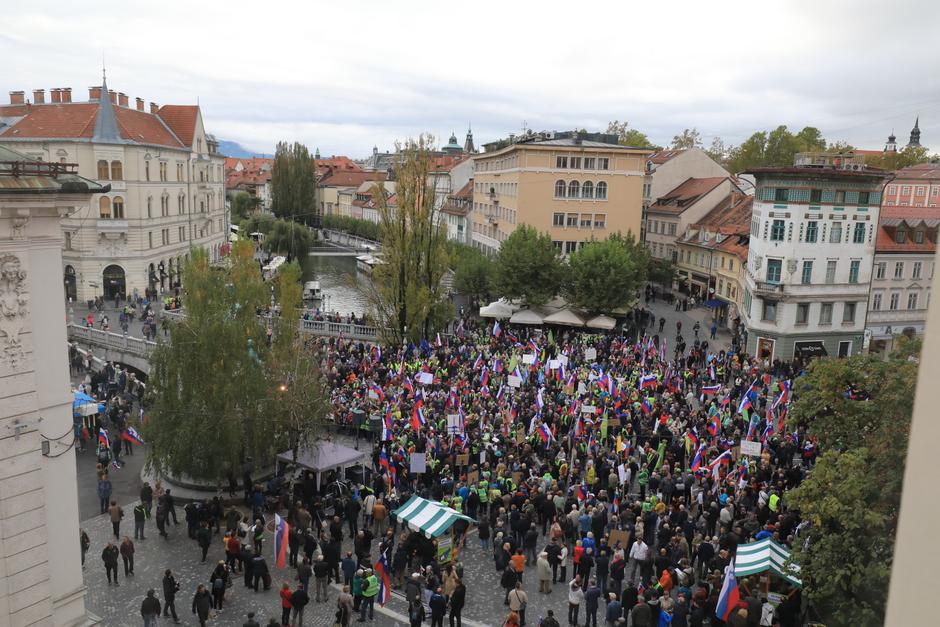 Shod Rešimo Slovenijo | Avtor: Saša Despot