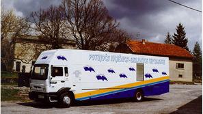 Zadnji julijski teden in prvi teden avgusta bodite pozorni na ta bibliobus, ki v