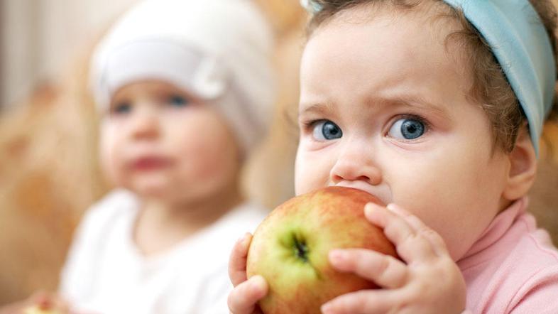 Otrokov imunski sistem krepite s sadjem in zelenjavo, priporočljivi pa so tudi p