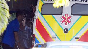 Rio Ferdinand je bolnišnico zapustil na berglah. (Foto: Reuters)