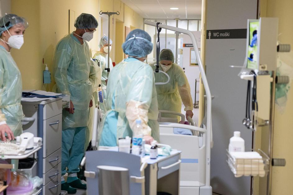 covid-19 bolnišnica Jesenice bolniki epidemija