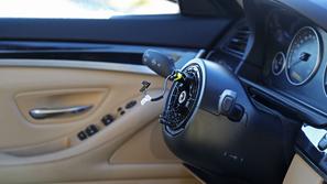 Kraja avtomobila avta alarm volan