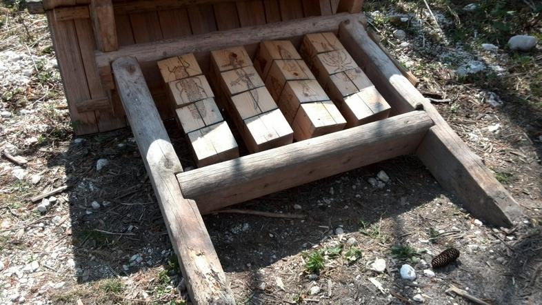 Poškodovana Zlatorogova pravljična dežela