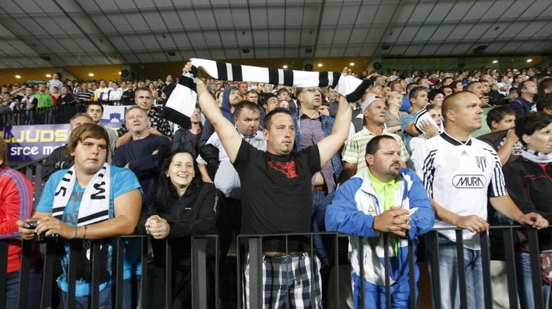 Mura 05 Arsenal Kijev navijači navijač