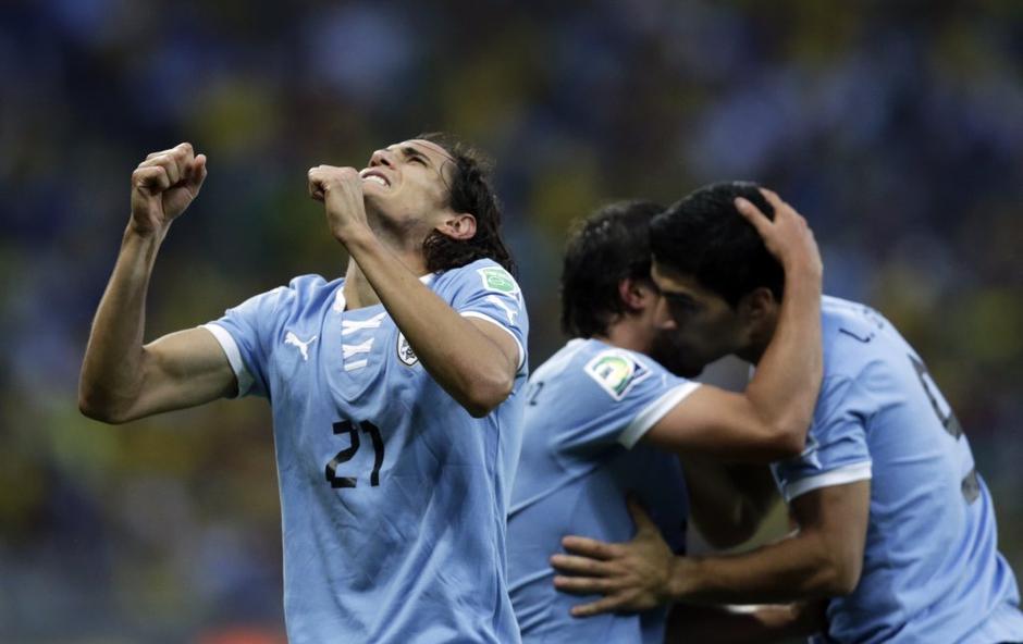 Cavani Suarez Pokal konfederacij Brazilija Urugvaj polfinale | Avtor: Reuters