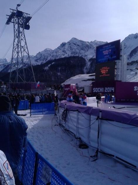 Žan Košir v cilju po finalu paralelni slalom Soči 2014
