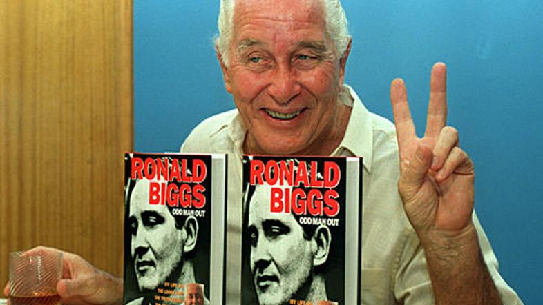 Ronnie Biggs je v begunstvu napisal avtobiografijo.