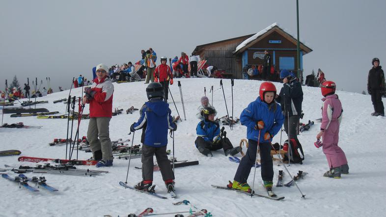 V 85 obratovalnih dneh so na Kobli našteli le 18 tisoč smučarjev. (Foto: Renata 