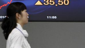 Vlagatelji živčno pogledujejo proti korejskemu polotoku. (Foto: Reuters)