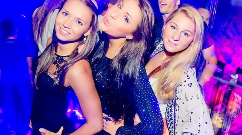 Razvratni poletni cirkus z DJ Spinnom