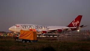 Zasilni pristanek letala na Gatwicku