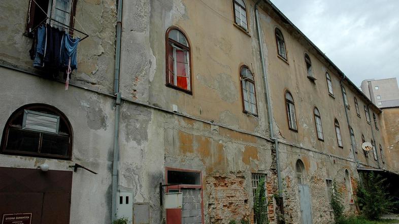 Na ZVKDS ocenjujejo, da bi nalogo ovrednotenja Kolizeja lahko opravili v treh me