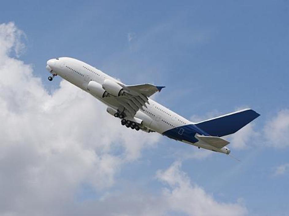 Za zdaj lahko največje letalo na svetu sprejme približno dvajset letališč po sve