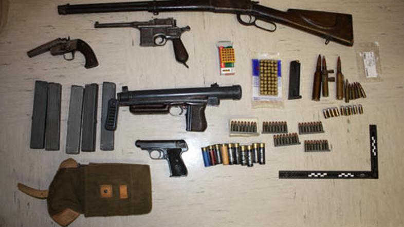 Tokratna bera zaseženega orožja je bila zelo bogata.