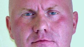 Mržnjo je uperil zlasti na policiste. Za spremljevalca nekdanjega dekleta, ki ga