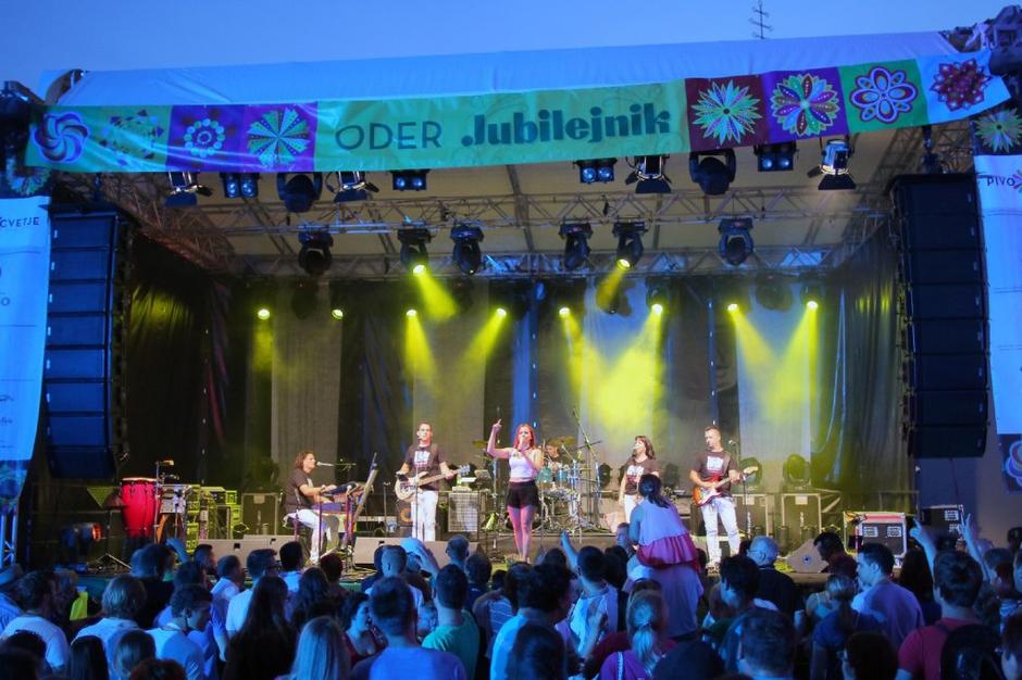 Pivo in cvetje  | Avtor: Gregor Katič