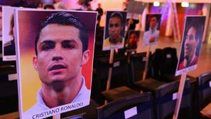 Ronaldo Messi Fifa zlata žoga Zürich podelitev sedež sedišča razporeditev