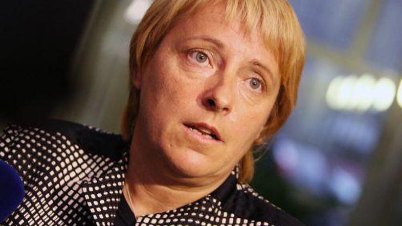 Zaradi založenih depeš Interpola so zaslišali poslanko Cveto Zalokar Oražem.