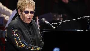 Eltona Johna s skupino boste lahko slišali 2. julija na mestnem stadionu v Izoli
