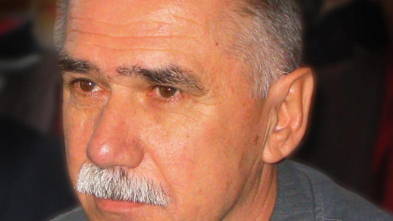 "Lahko res sočustvuje z družino ali pa jih želi spomniti na dogodek in tako poda