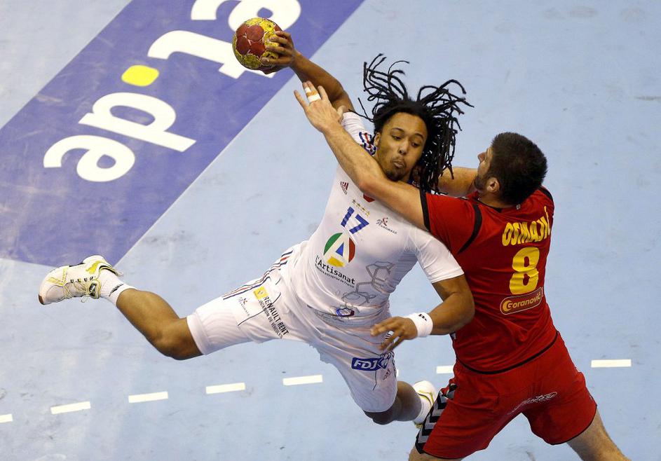 (Črna Gora : Francija)