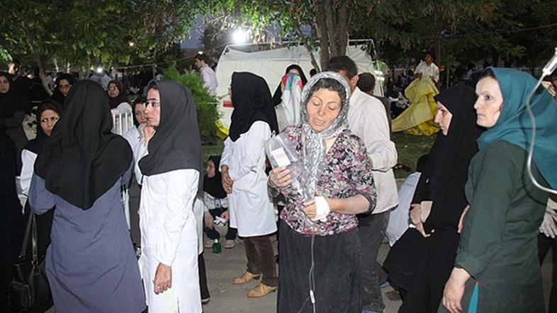 Številni ranjeni po potresu v Iranu.