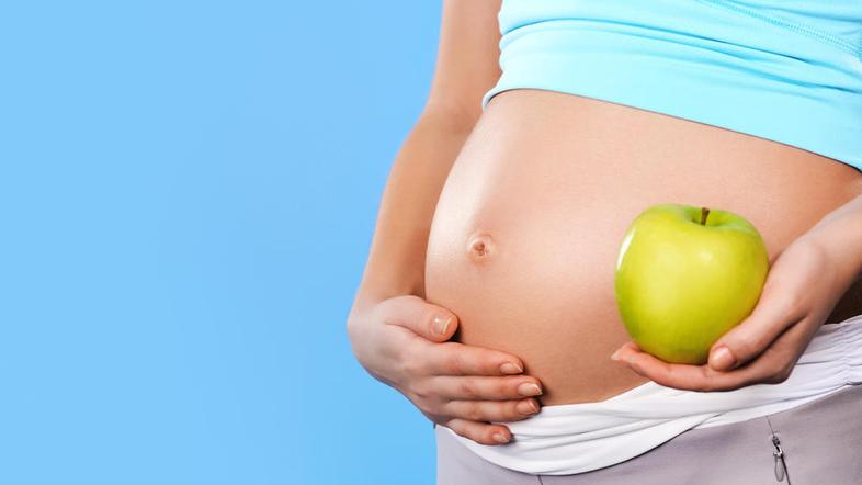 Nosečnice naj uživajo hrano, bogato z beljakovinami ter vitamini A in C. (Foto: 