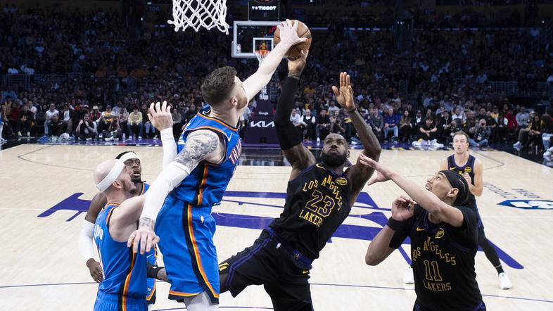 Isaiah Hartenstein LeBron James Lakers Thunder
